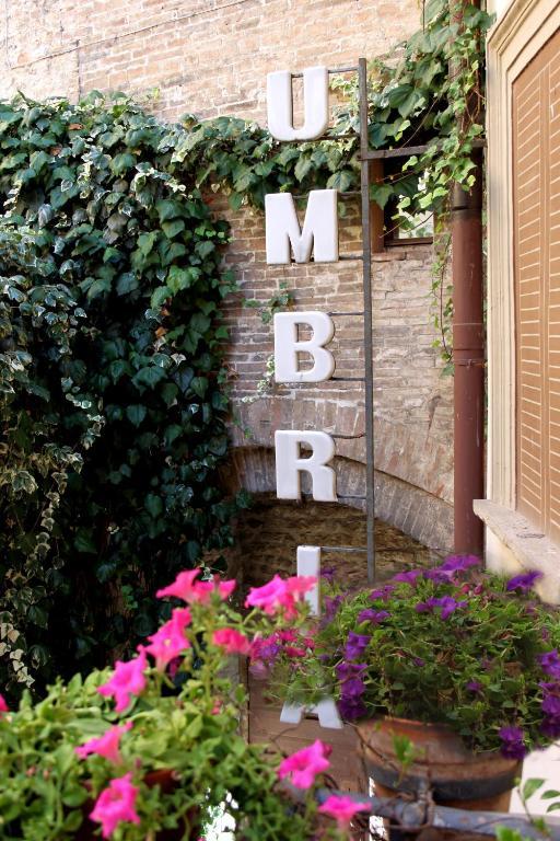 Hotel Umbria Перуджа Екстериор снимка