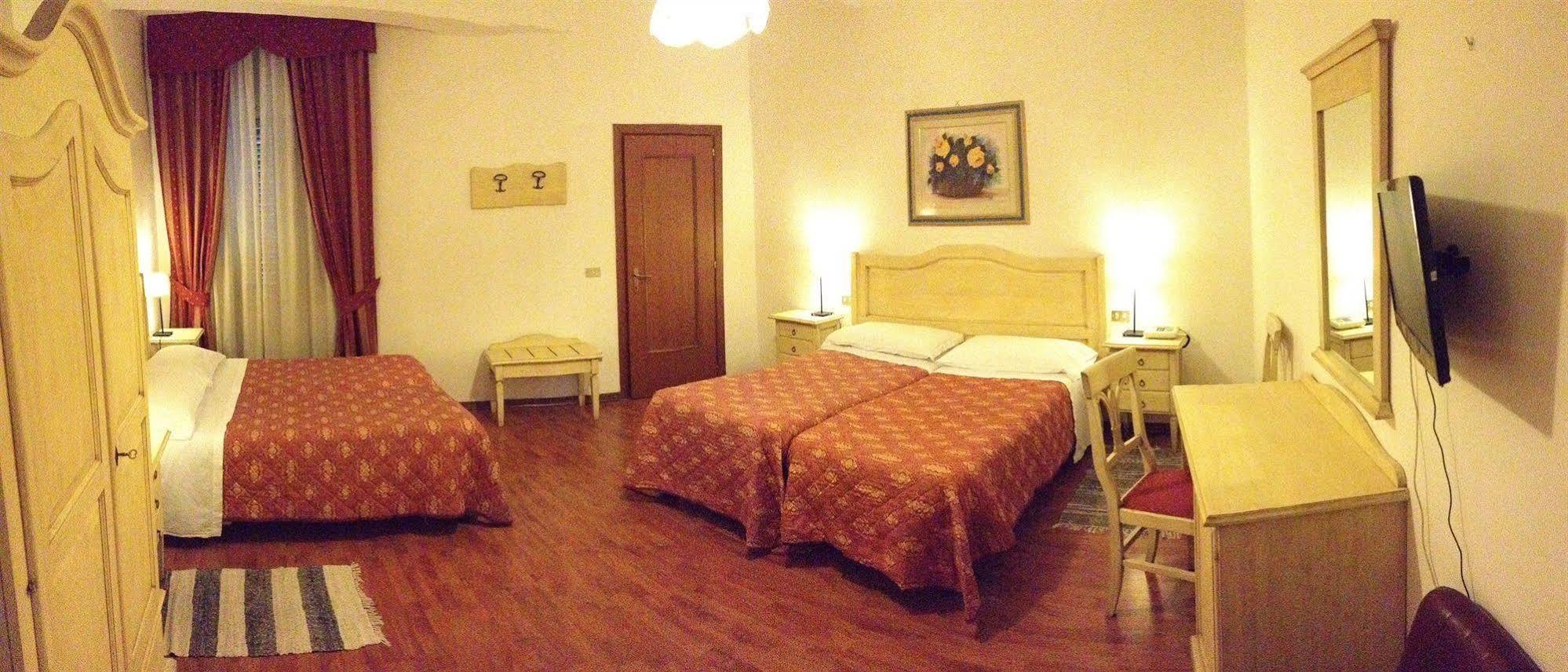 Hotel Umbria Перуджа Екстериор снимка