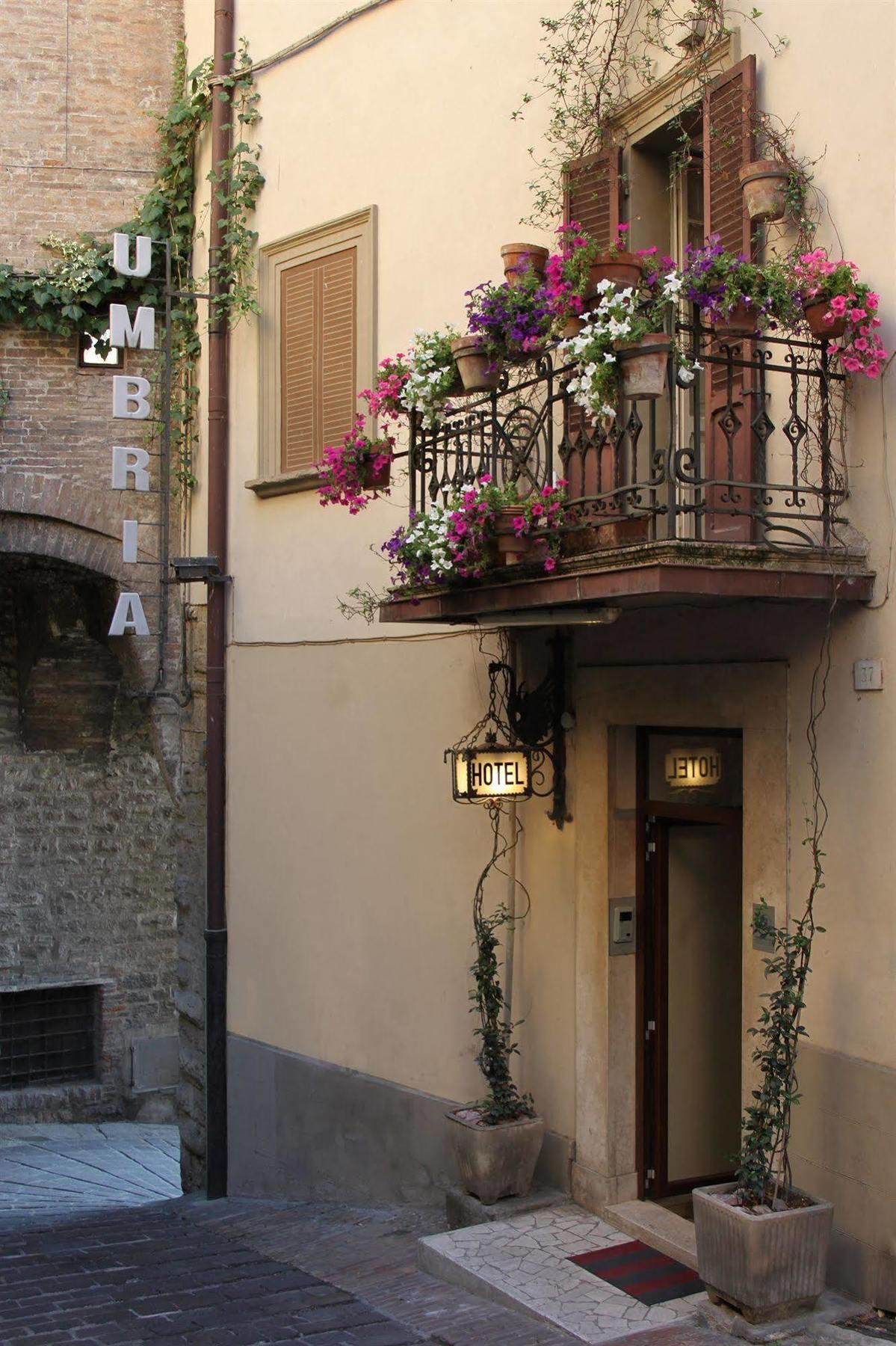 Hotel Umbria Перуджа Екстериор снимка
